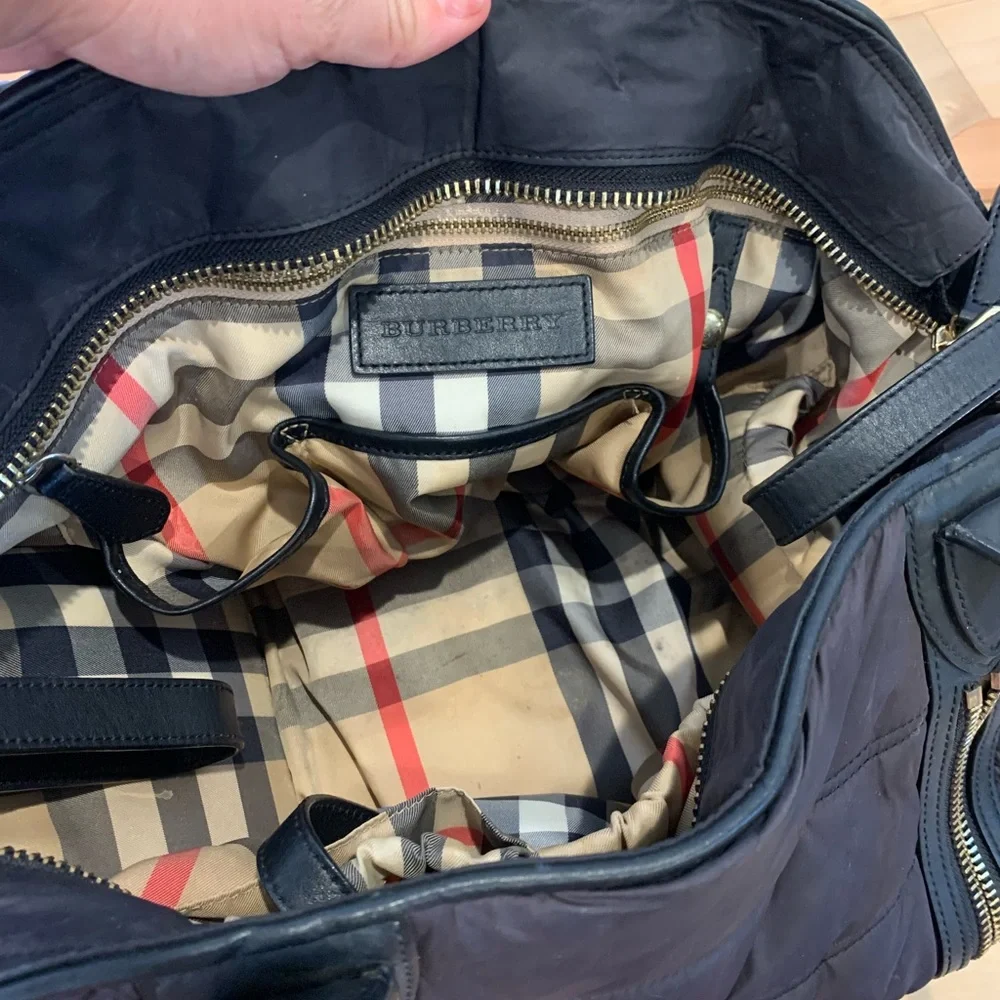 🎀 Burberry Abby Black Nylon Diaper Bag 🎀 - Picture 10 of 10
